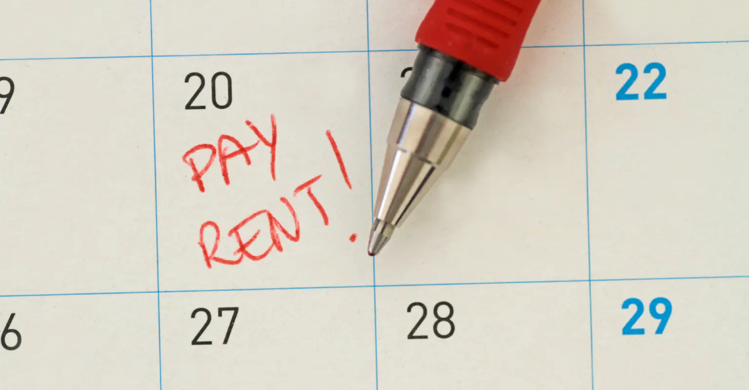 Parents divide opinion by charging 19-year-old daughter $200 rent after she decided not to go to college