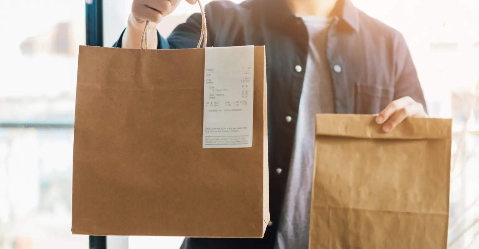 Delivery driver slammed for eating customer's food after they tipped only $1: 'No tip no food'