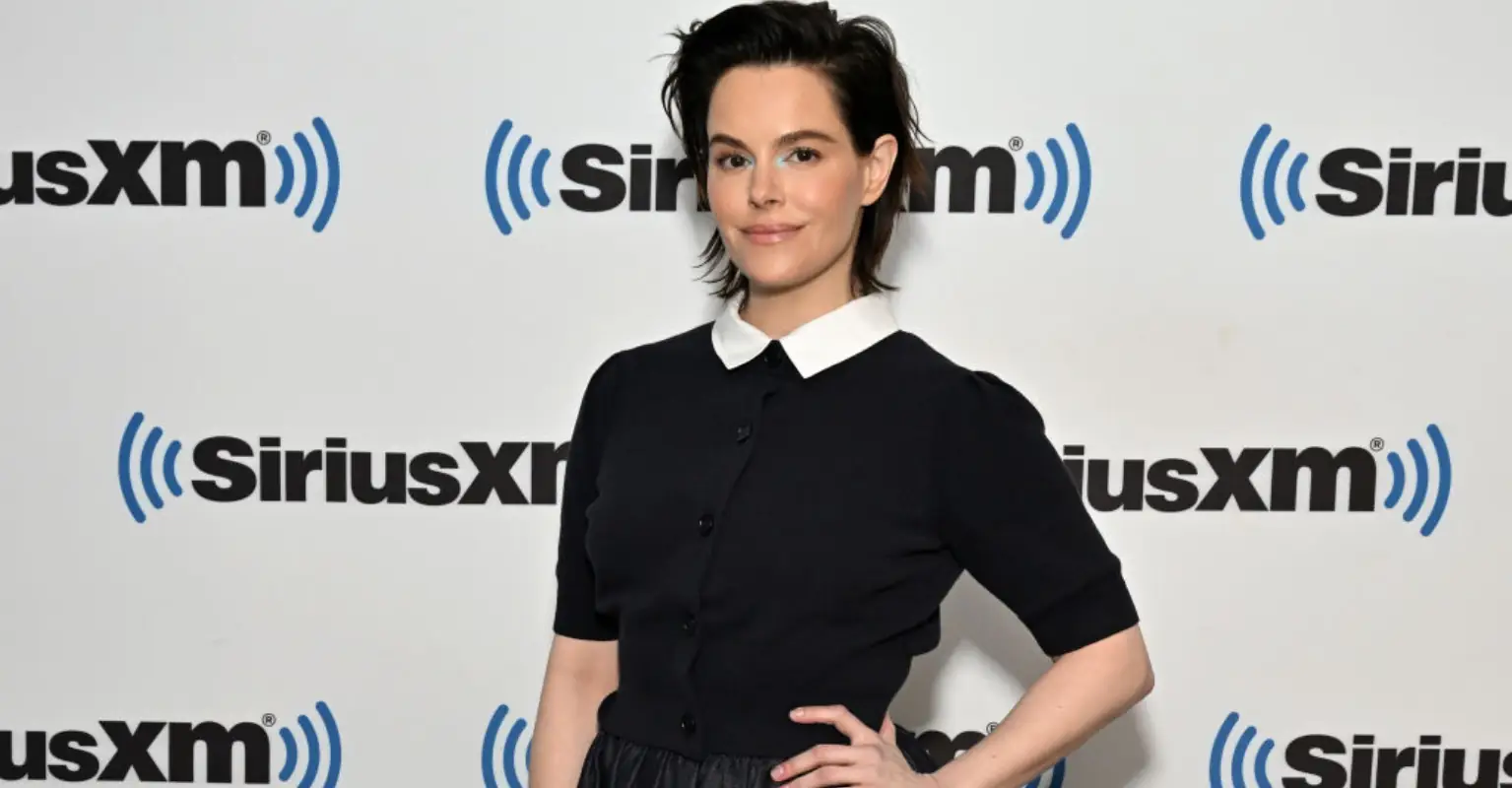 'Schitt's Creek' star apologizes after being called out for Johnny Depp-Amber Heard Halloween costume