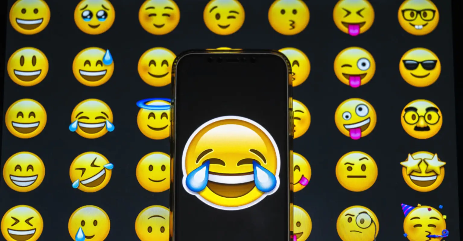 Petition launched to get Apple to change 'offensive and insulting' 'nerd' emoji