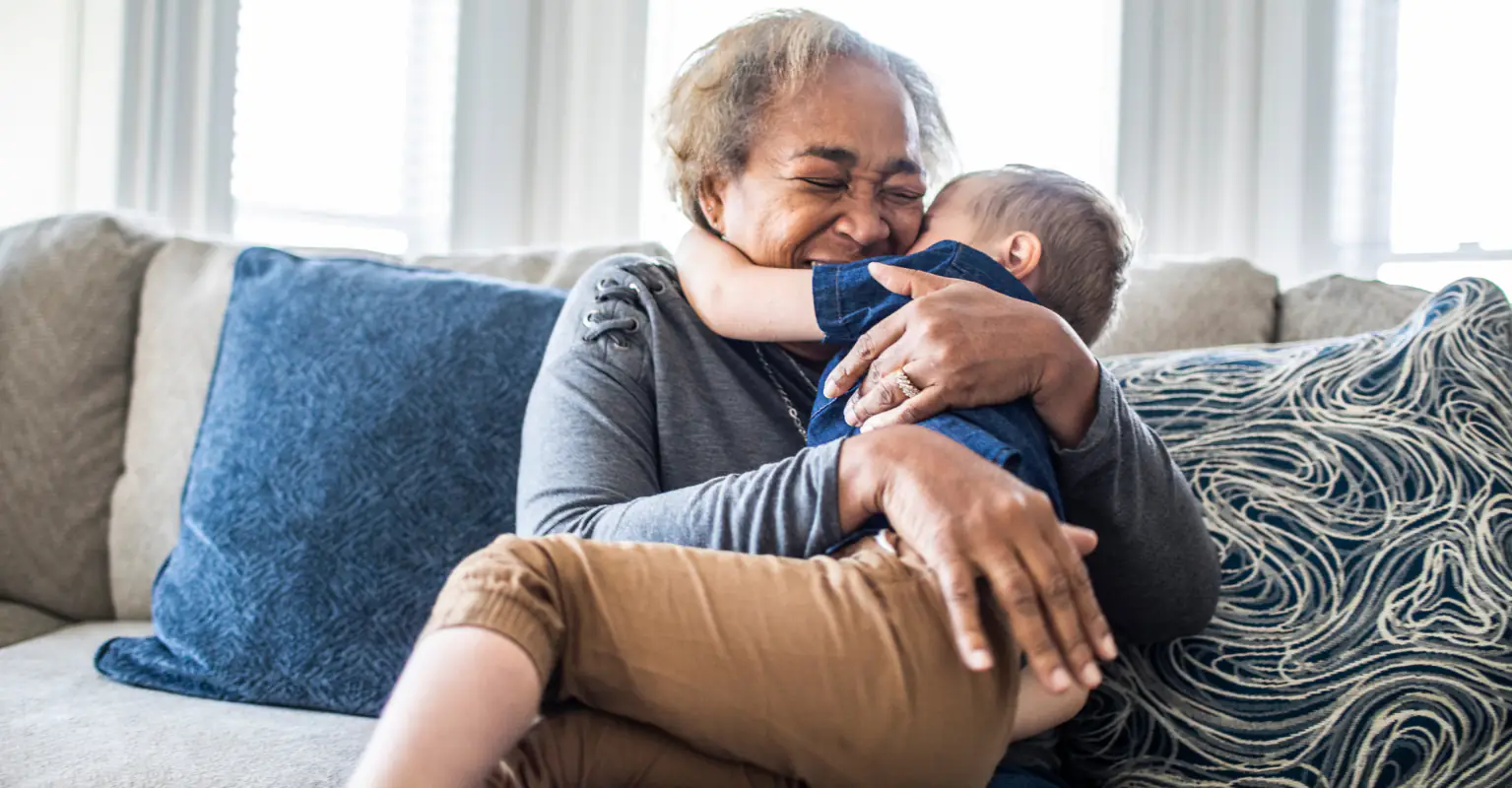 Mom reveals she makes 2-year-old daughter's grandparents ask for consent before they hug her