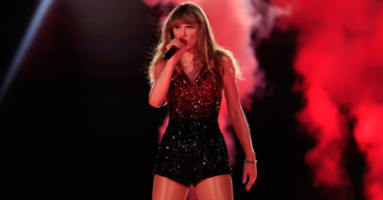 Taylor Swift seen handing out water to fans after woman died after attending sweltering concert