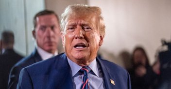Trump camp reveals the real reason for red hand spots amid syphilis rumors