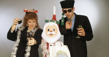 The new popular 'Fairytale of New York' lyrics you should be singing this Christmas