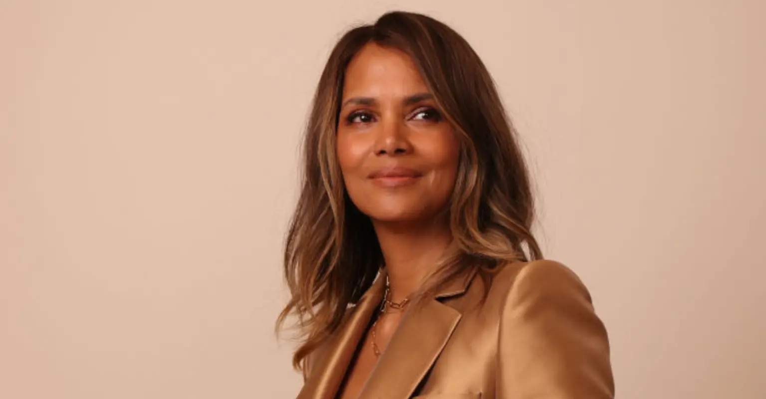 Halle Berry poses in lingerie in the desert - but fans are distracted by gross detail