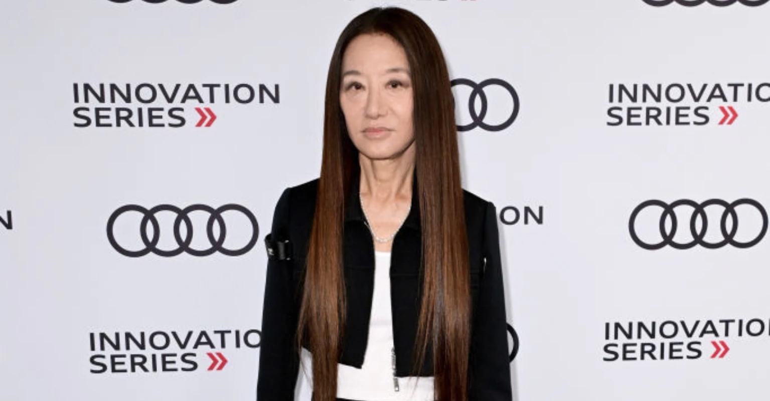 Fans think Vera Wang looks like a teenager as she shows off her 'legs for days'