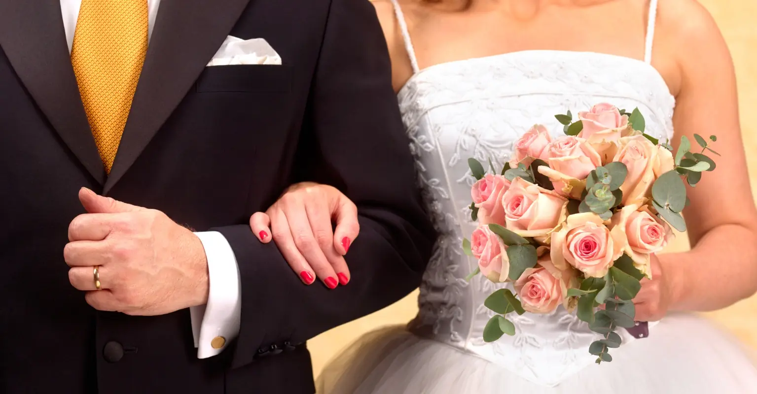 People tell bride to divorce husband after 'red flag' prank: 'Immediate annulment'