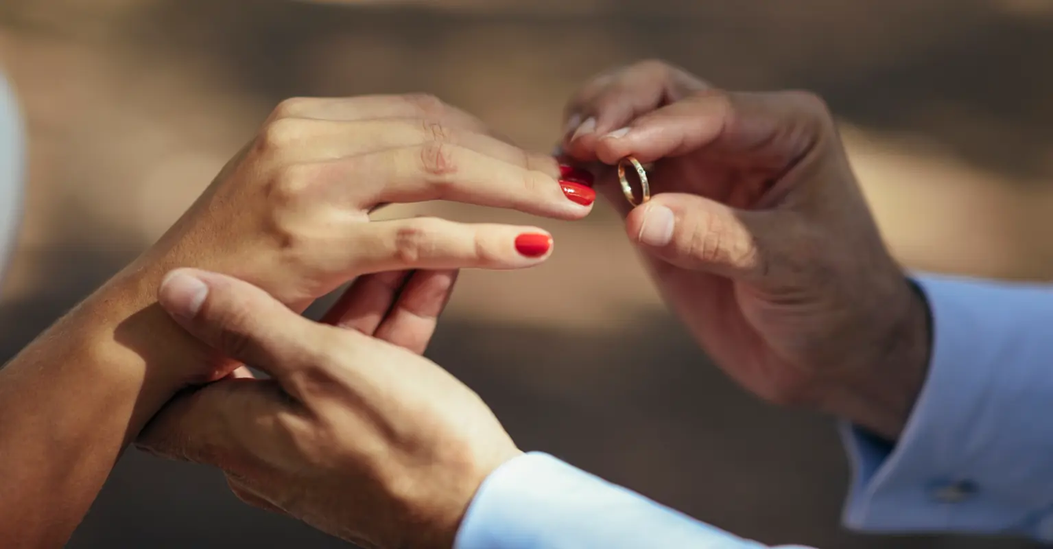 Woman praised for rejecting engagement ring after finding out her mother-in-law chose it