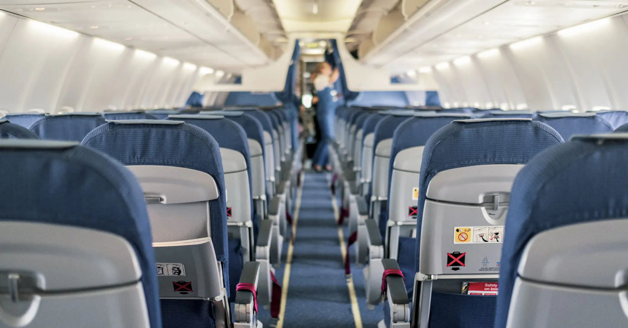 Model divides social media after complaining about airplane seats being too small for her butt