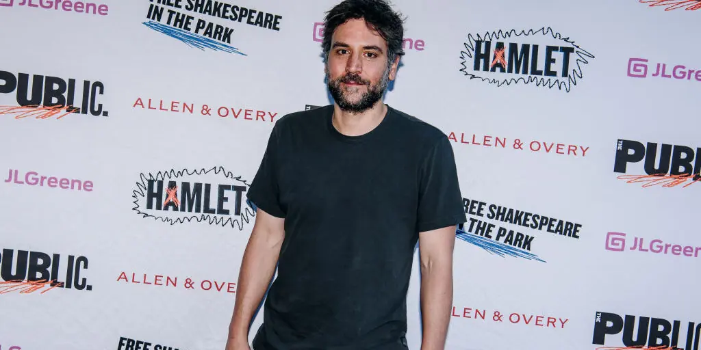 'How I Met Your Mother' star Josh Radnor ties the knot with Jordana Jacobs