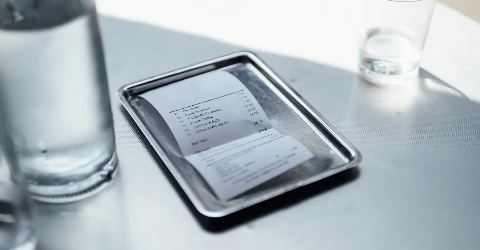 Diner sparks debate after removing 18% tip that was automatically added to their check