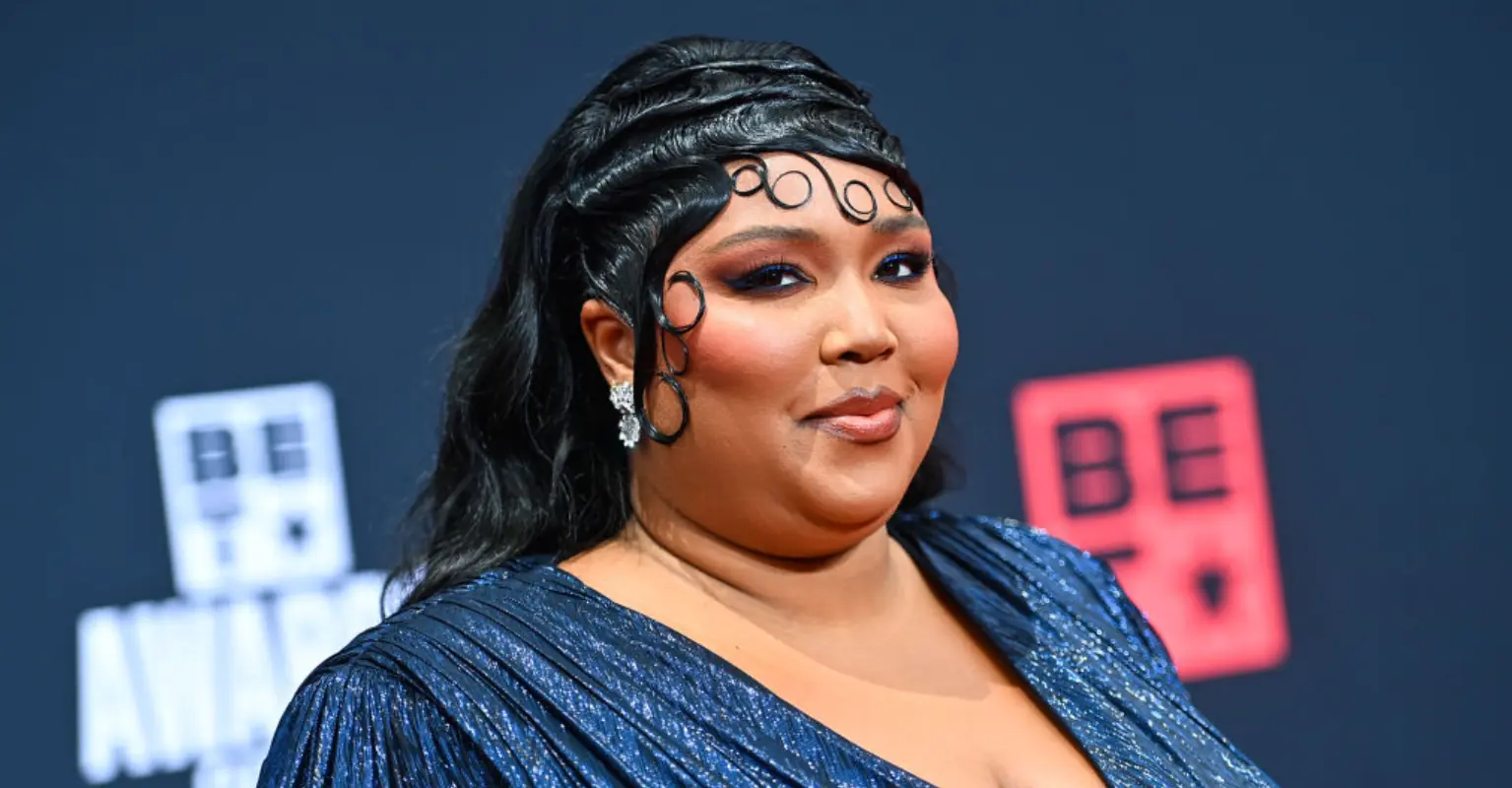 Fans gush over Lizzo's transformation in new video: 'New year, new me'