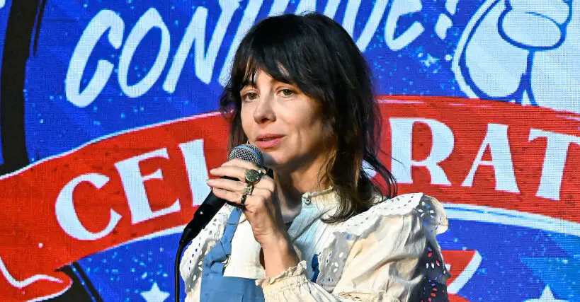 Comedian Natasha Leggero praised after removing her top during recent stand-up performance