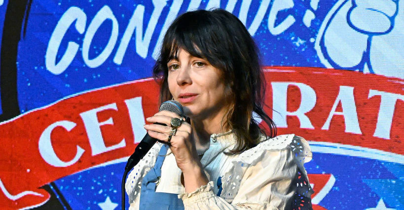Comedian Natasha Leggero praised after removing her top during recent stand-up performance