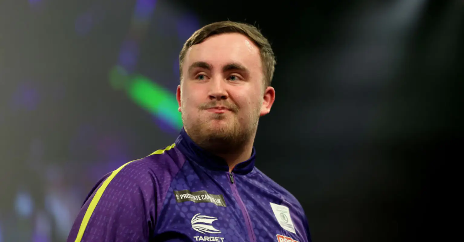 Mom of 16-year-old star darts player's girlfriend defends their 5-year age gap