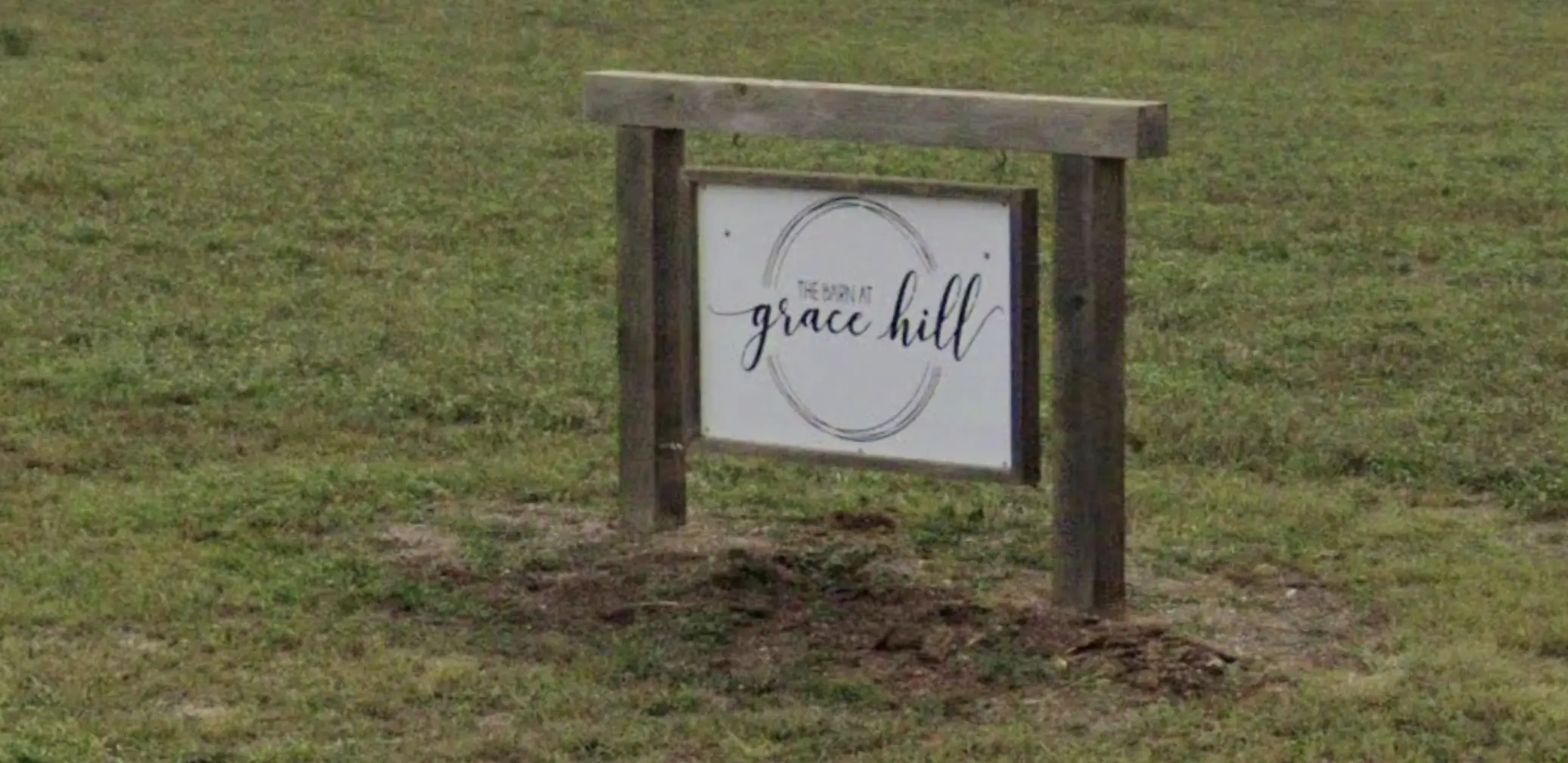 Lesbian couple speak out after receiving 'heart-crushing' email from dream wedding venue