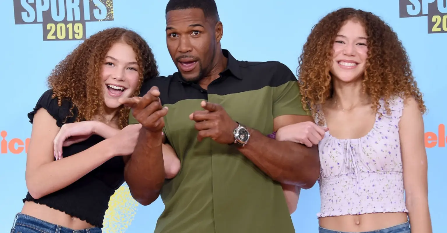 Michael Strahan's daughter brought to tears as she rings bell after final radiation treatment