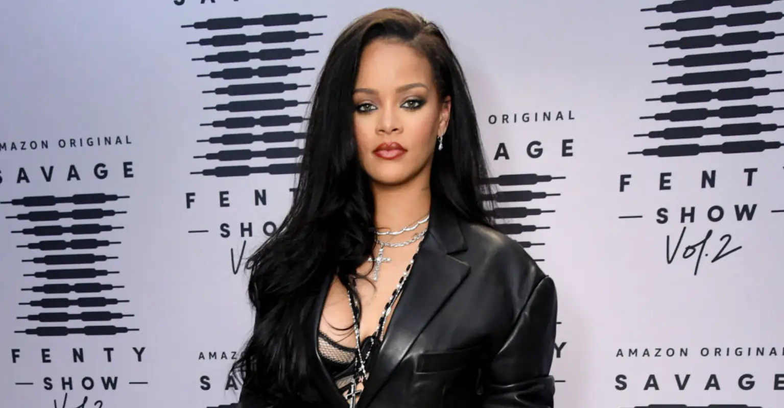 Fans left confused after hearing Rihanna pronounce her own name