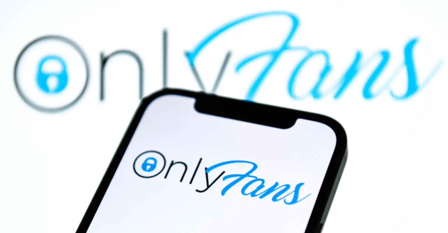Children of mom banned from school due to OnlyFans sticker on car get expelled because of her X-rated career