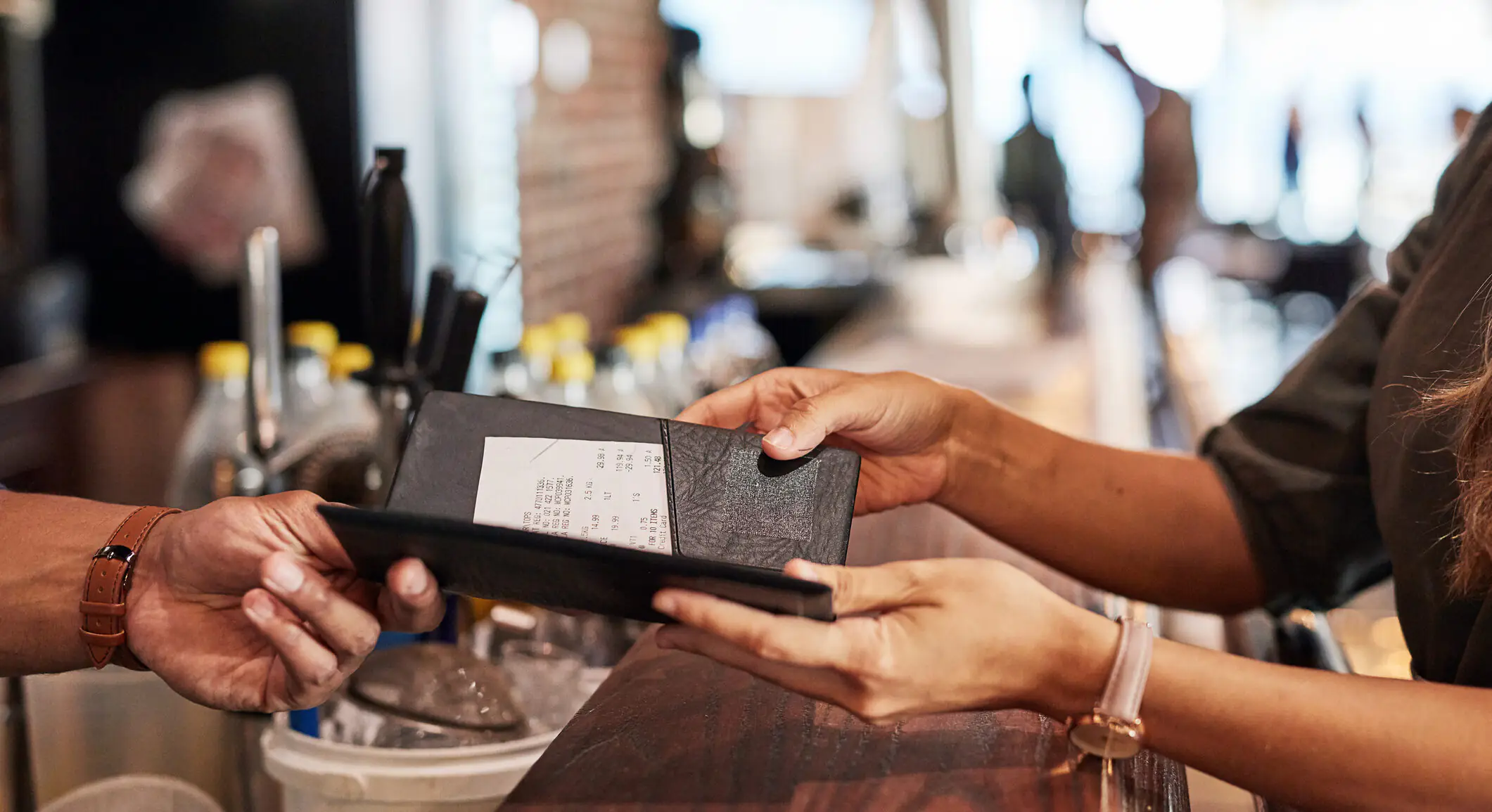 Customer leaves $10,000 tip at Michigan restaurant for heartbreaking reason