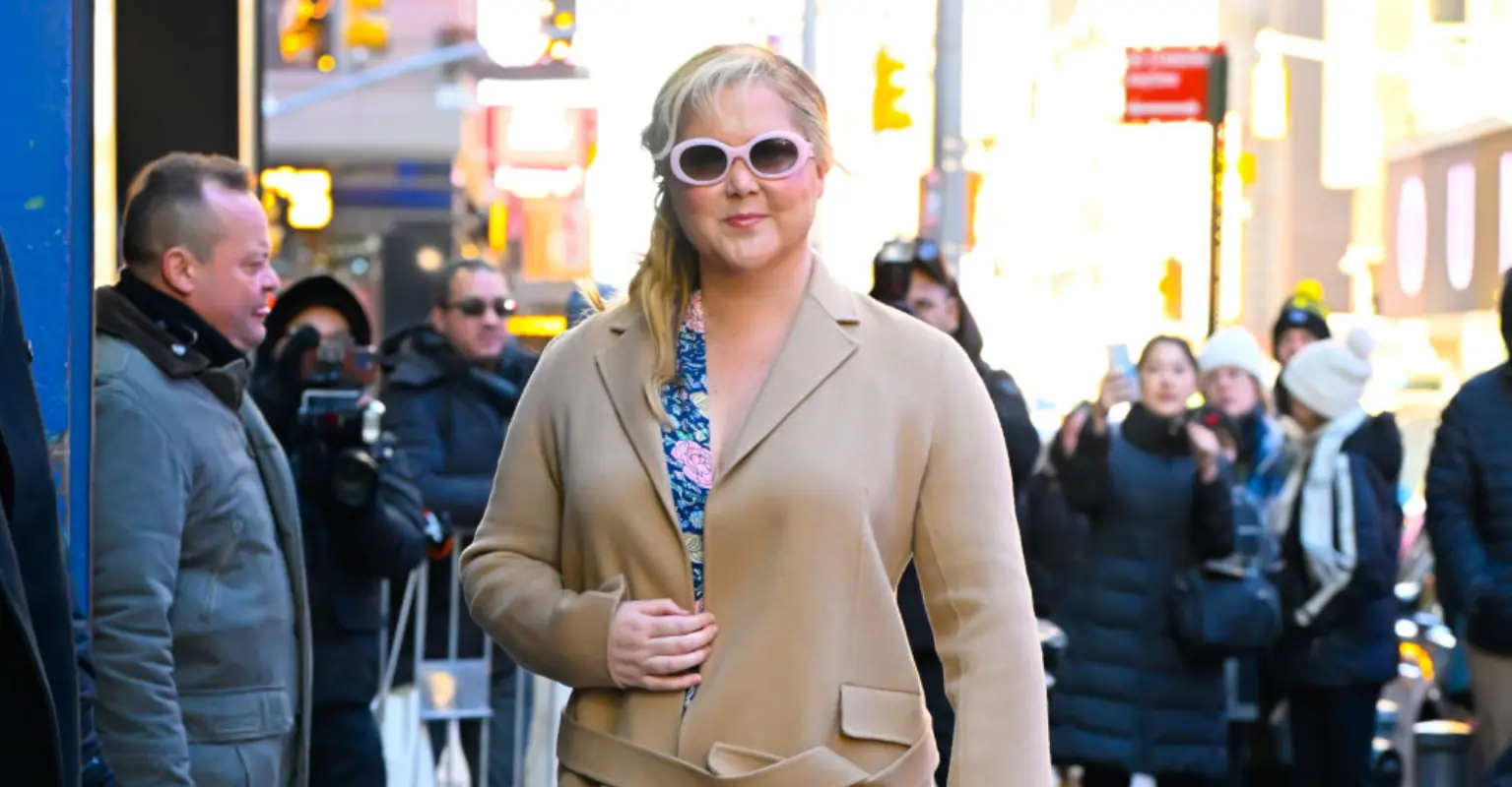 Amy Schumer responds to viewers' concerns about her 'puffy' face on 'The Tonight Show'