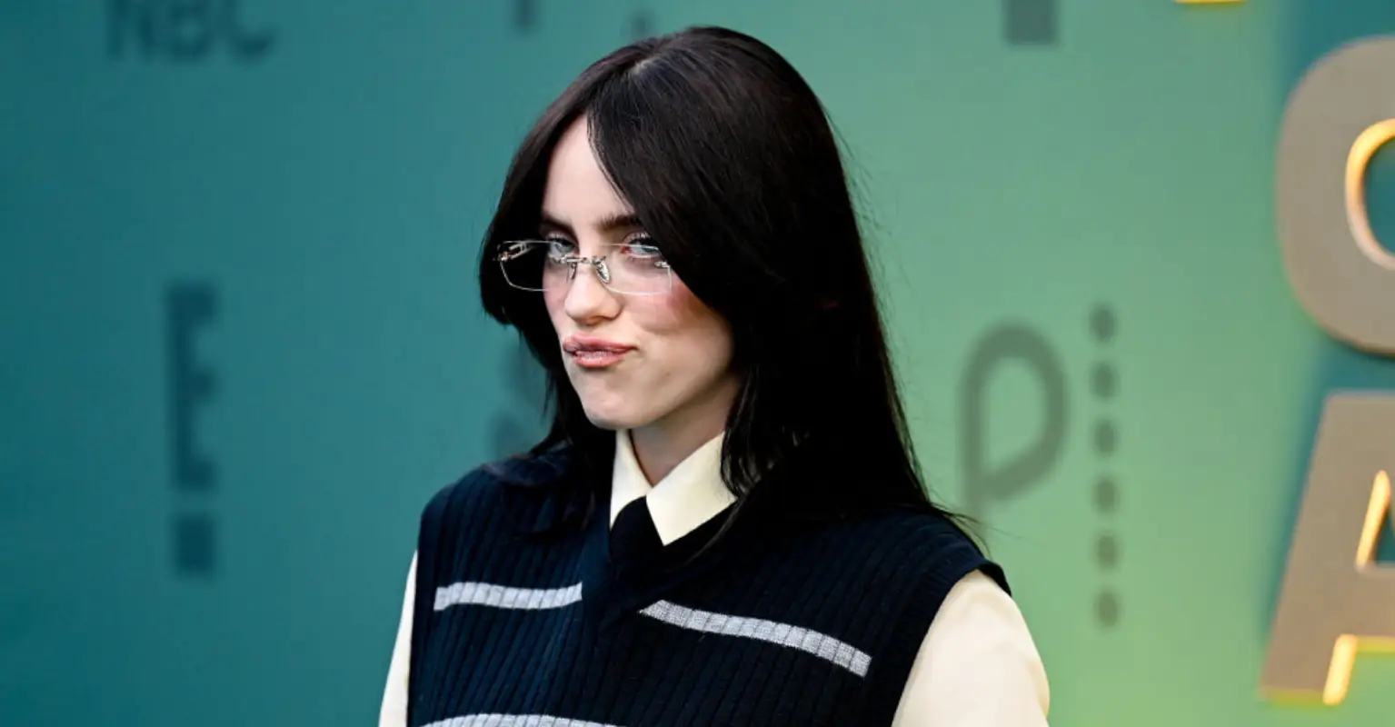 Fans praise Billie Eilish after mics pick up 'shady' comment she said to Kylie Minogue