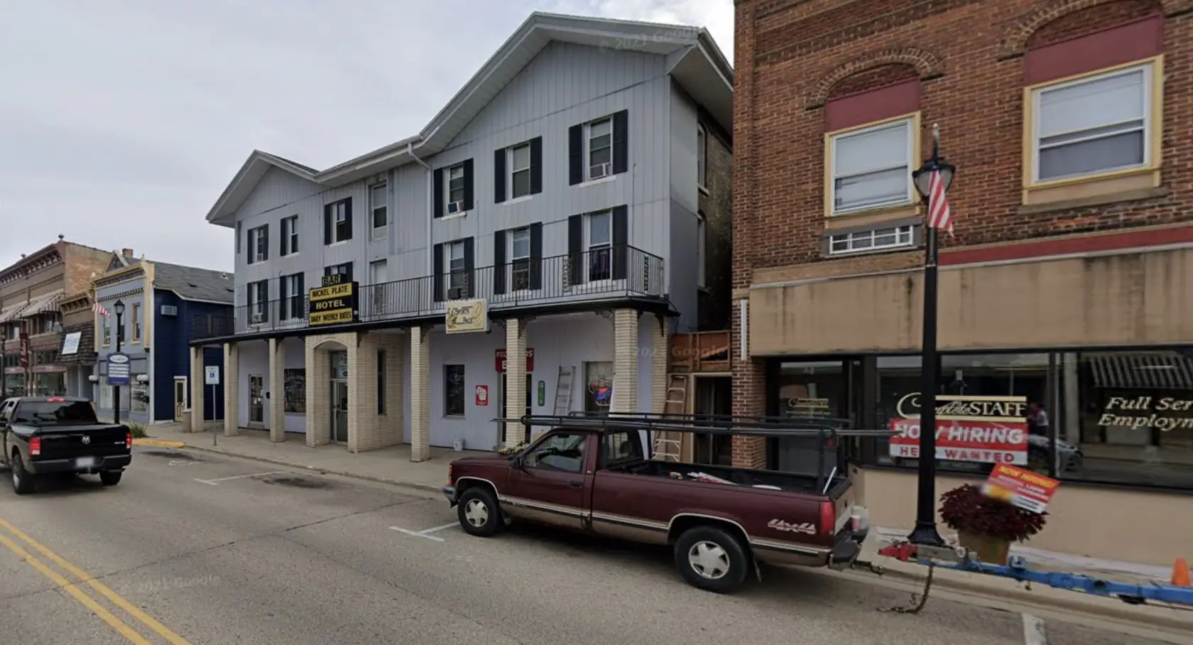 Newlywed couple tragically die together after being fatally shot in Wisconsin bar