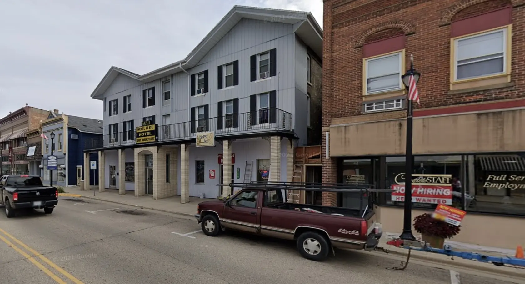 Newlywed couple tragically die together after being fatally shot in Wisconsin bar