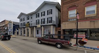 Newlywed couple tragically die together after being fatally shot in Wisconsin bar