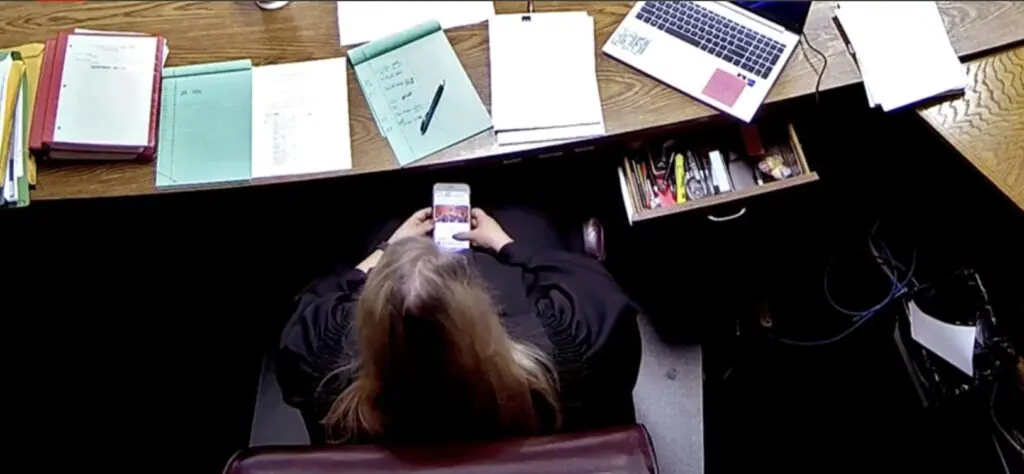 size-large wp-image-1263248436