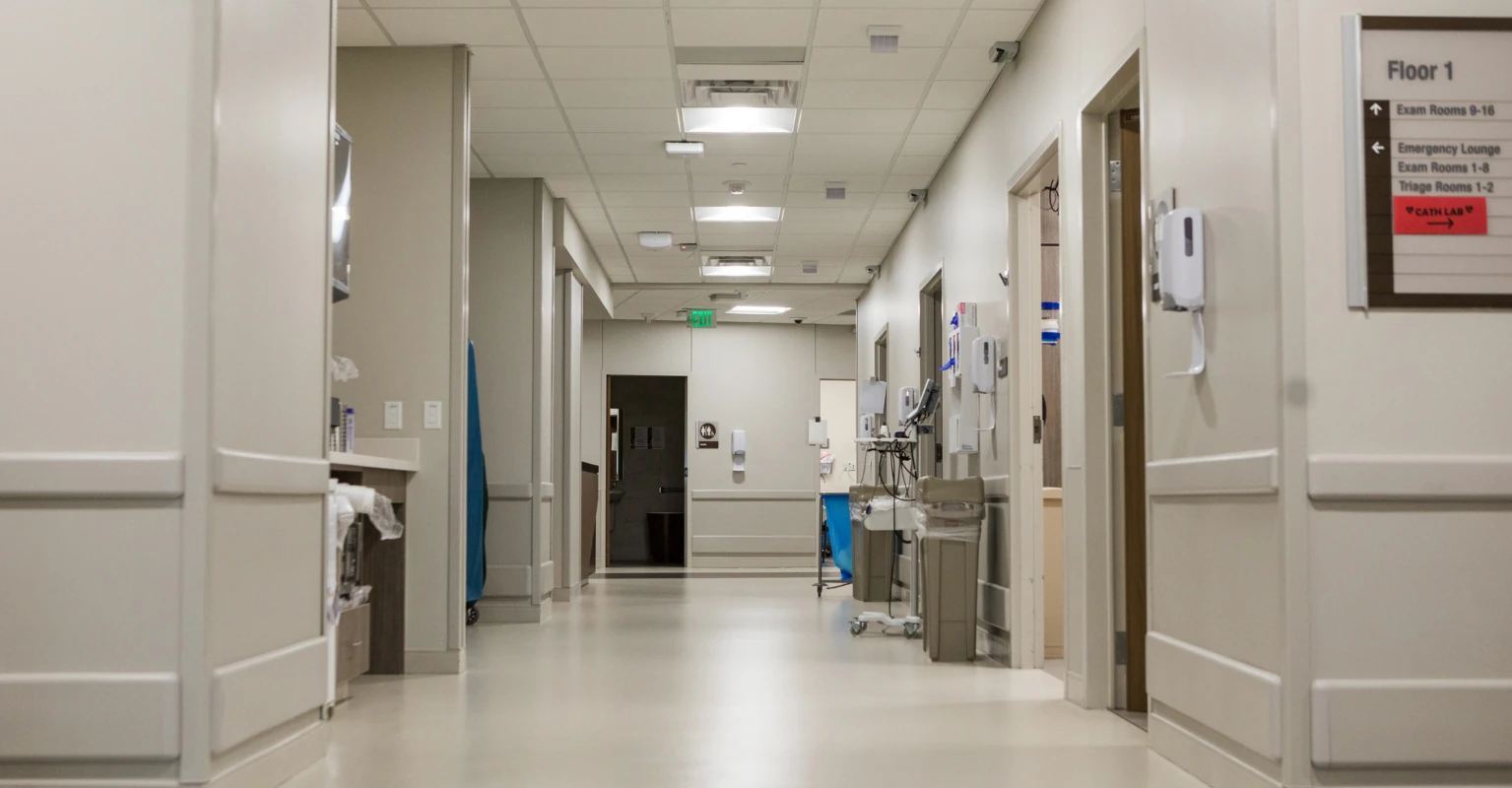 Horrific moment car fatally crashes into Texas emergency room