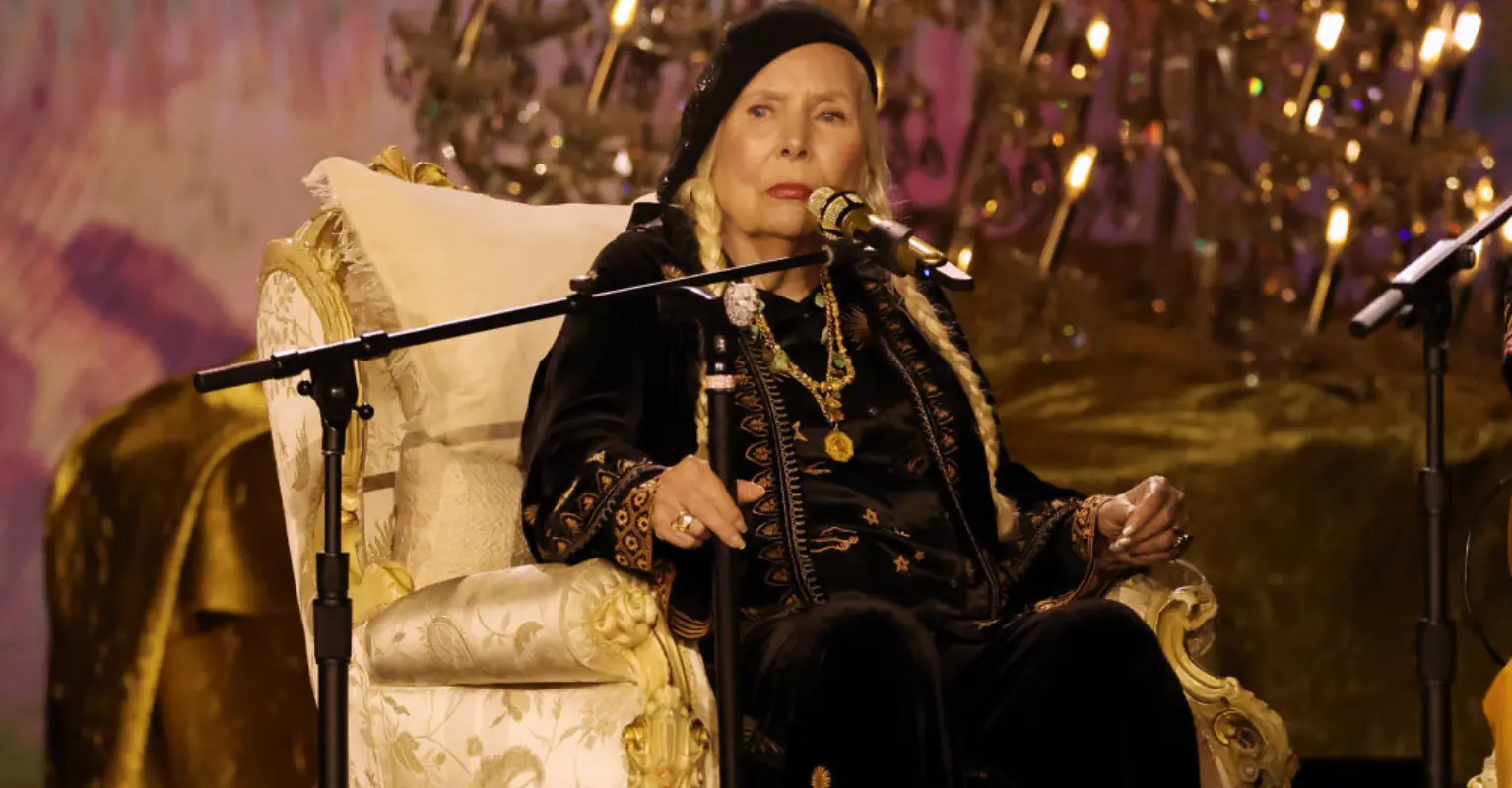 Joni Mitchell leaves viewers sobbing as she makes her Grammys debut at the age of 80