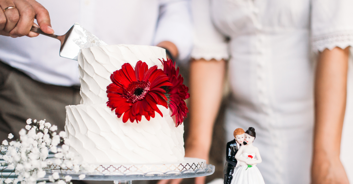 People are left divided after spotting strange detail in couple's wedding photo