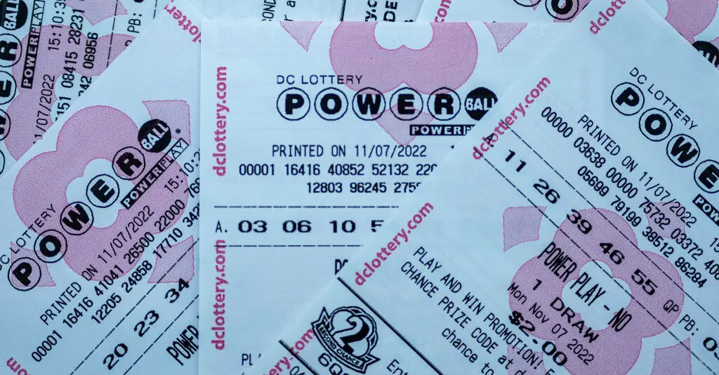 Neighbors of $1.76 billion Powerball jackpot winner fear he will be kidnapped: 'He has a big bullseye on his back'