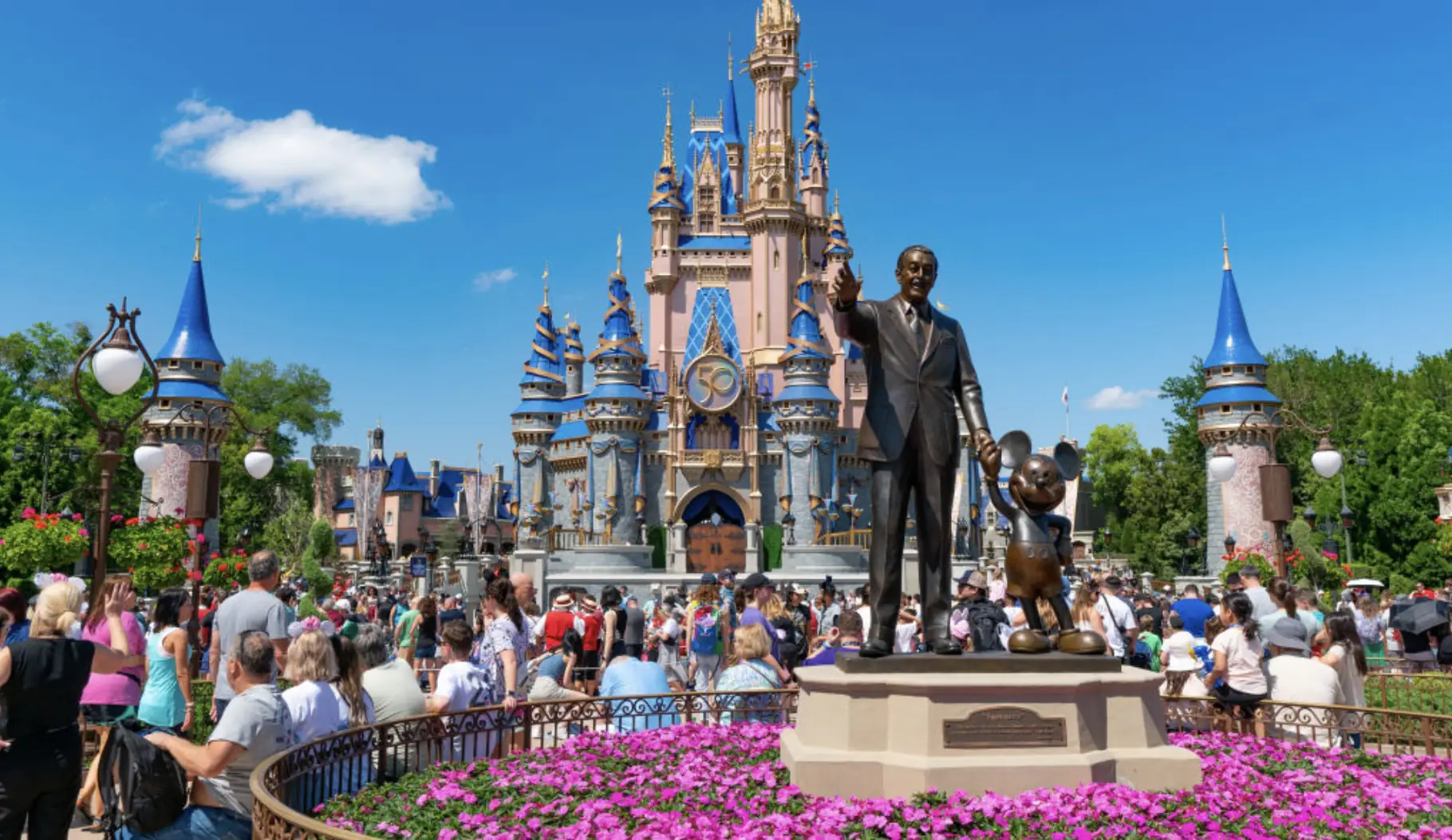 Mom left 'terrified and hurt' after receiving notification saying somebody was tracking her children at Disney