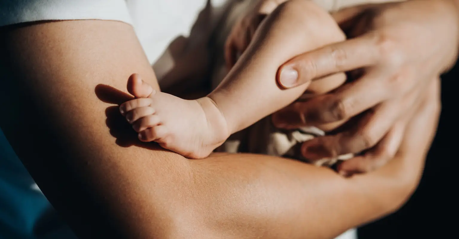 Woman praised for banning her mom from looking after her son after she gave him a drink of water