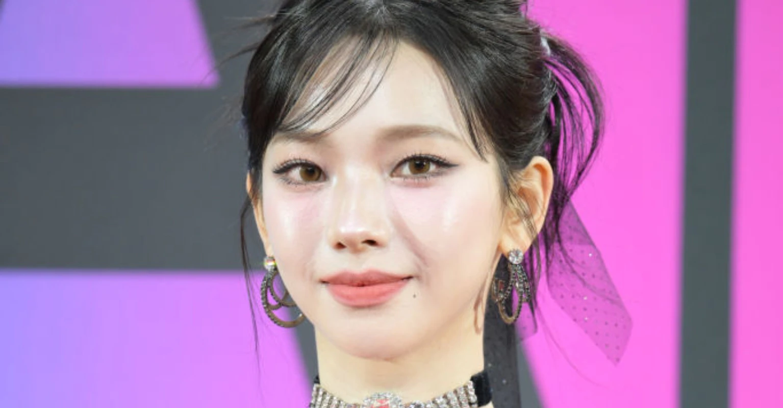 K-Pop star Karina apologizes to angry fans for being in a relationship