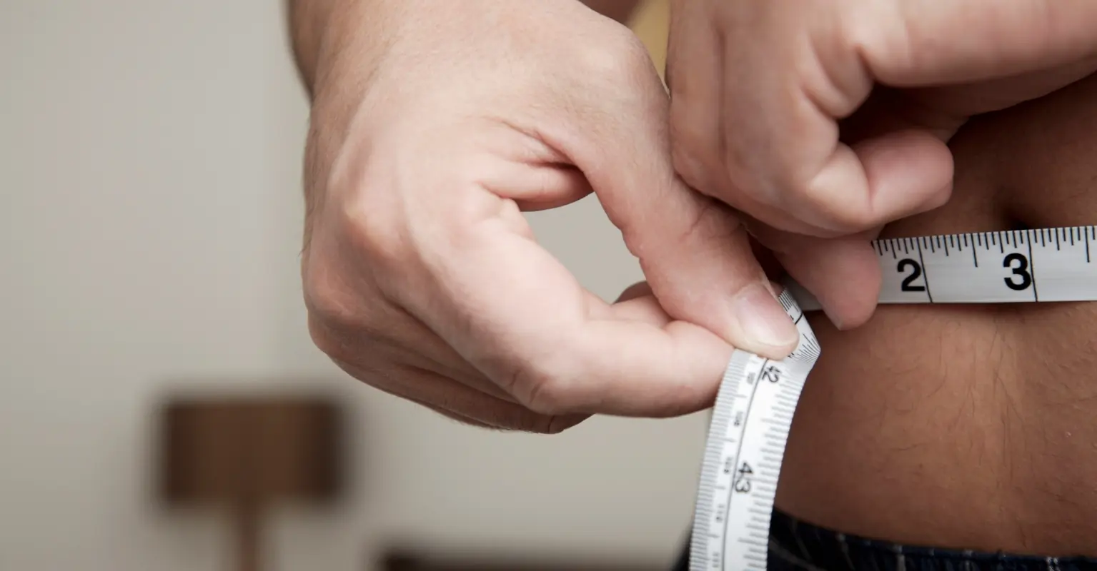 Weight loss influencer who used to eat 8,000 calories a day is unrecognizable now