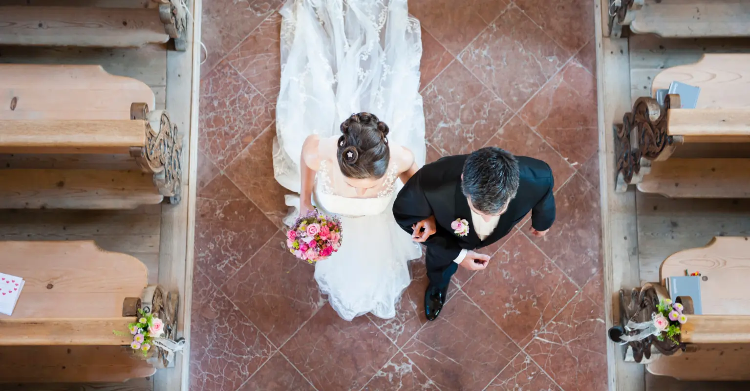 Dad says he's refusing to pay for his daughter's wedding after she forbid him from walking her down the aisle