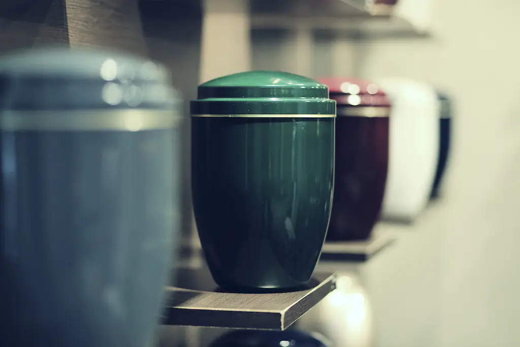 Funeral urns