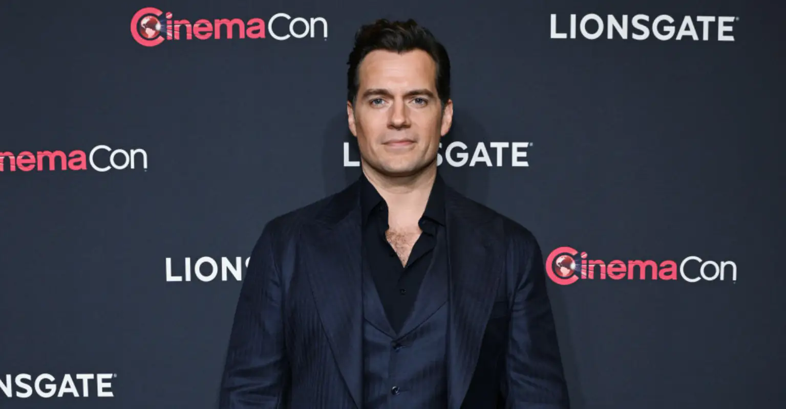 Henry Cavill is expecting his first child with girlfriend Natalie Viscuso
