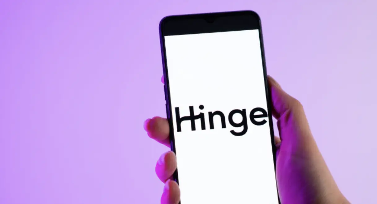 23-year-old conjoined twins reveal how dating works with one of them being asexual