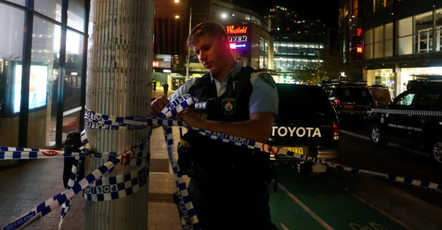 Terrifying footage shows shopper fighting off Sydney mall knifeman with a bollard