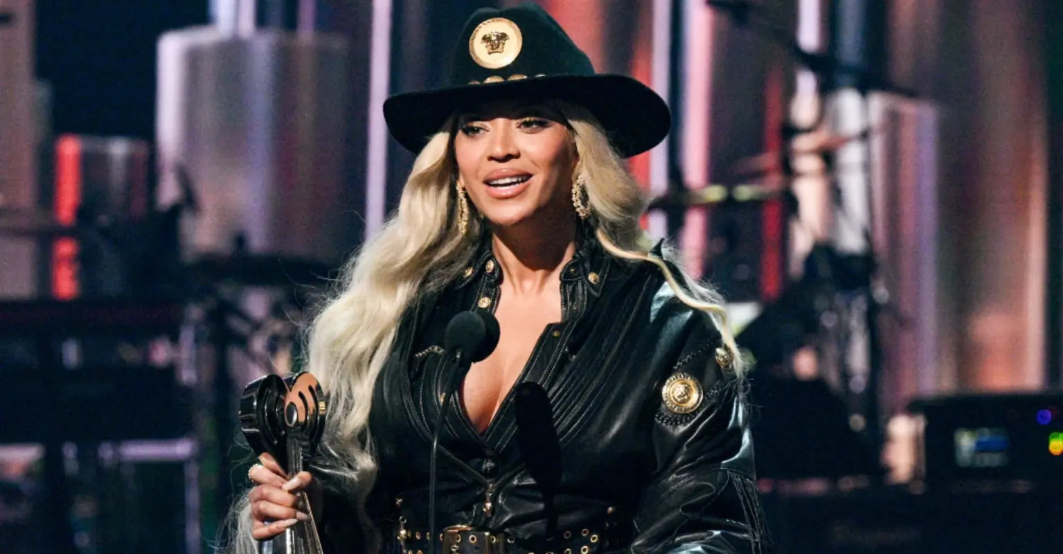 Everyone is saying the same thing after Beyoncé changes the lyrics to Dolly Parton's 'Jolene'