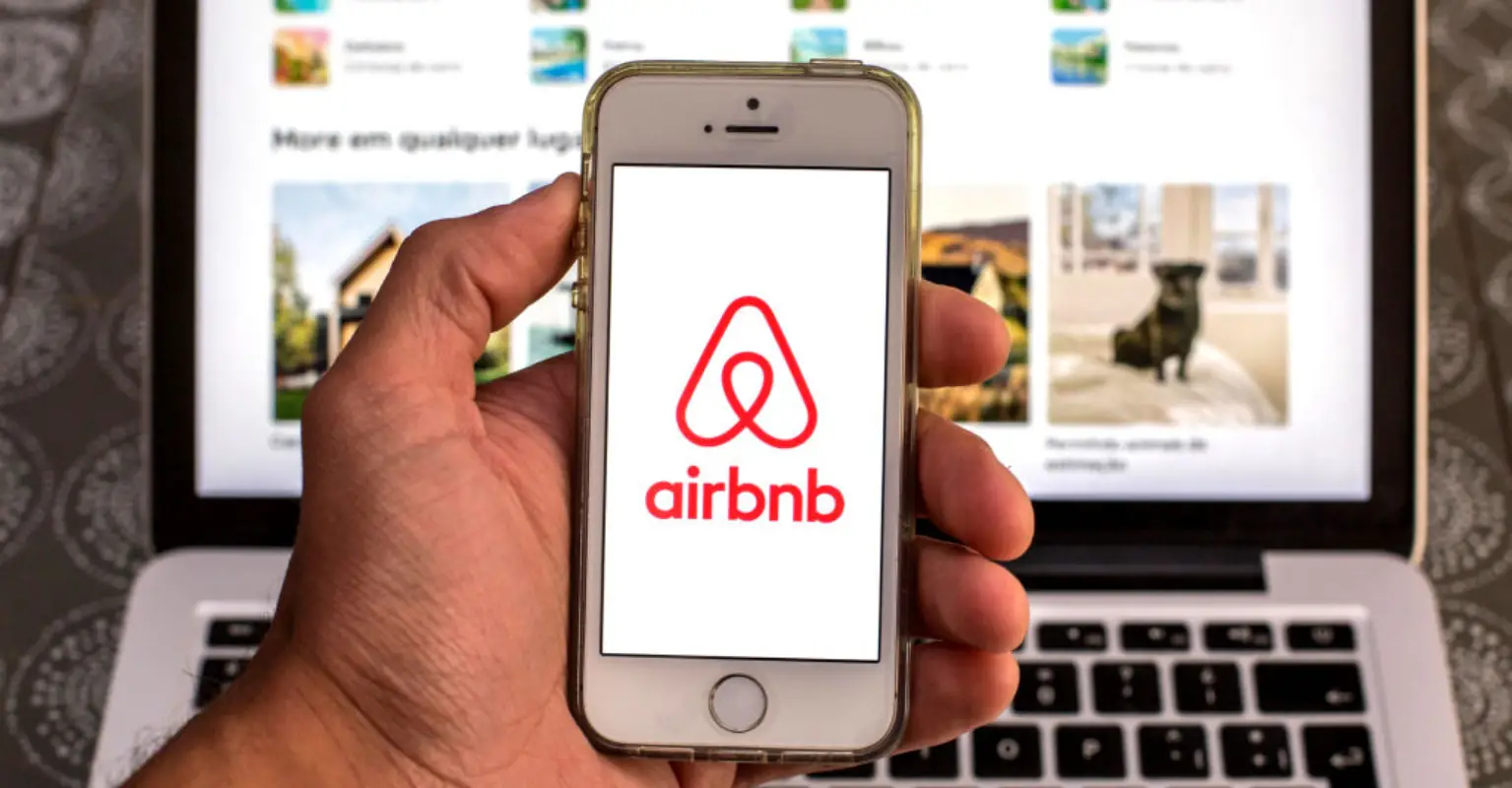 Mom and four teen girls forced to leave Airbnb after disturbing discovery: 'Trust your gut'