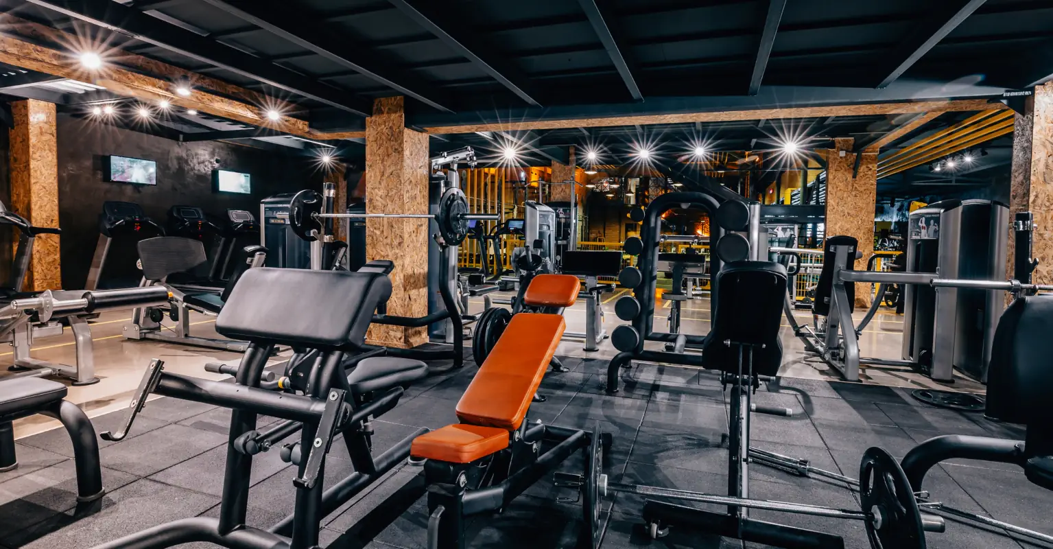 Female personal trainer slammed for 'crazy' interaction during gym workout