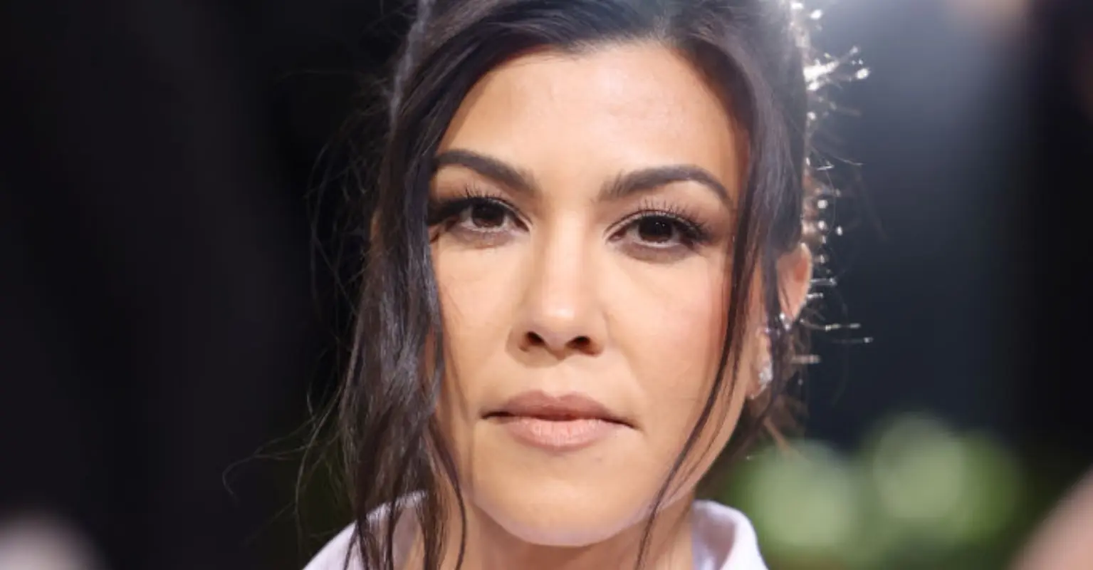 Kourtney Kardashian shuts down troll who commented on Kim's bikini birthday post