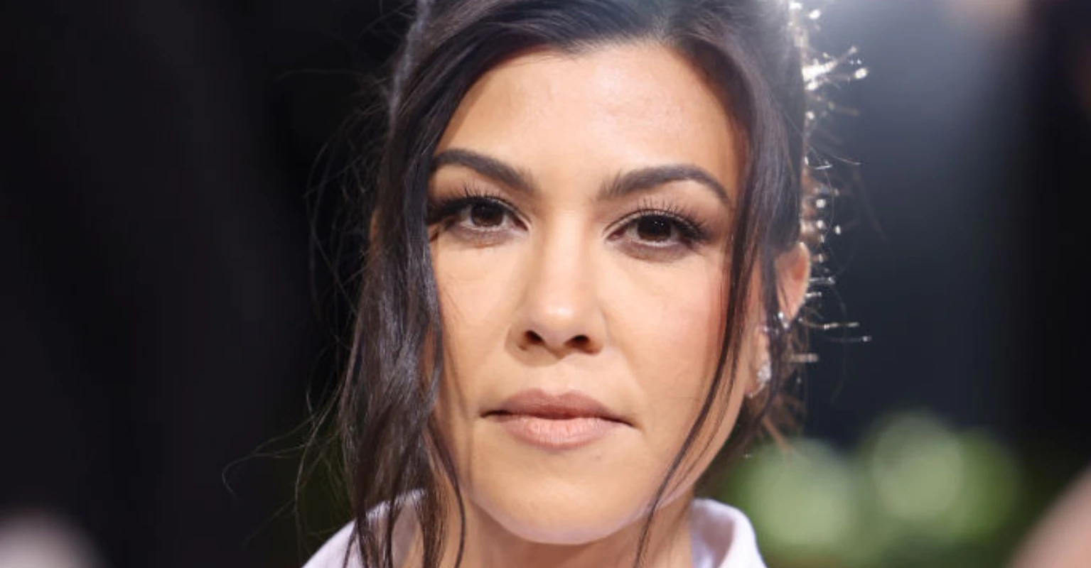 Kourtney Kardashian shuts down troll who commented on Kim's bikini birthday post