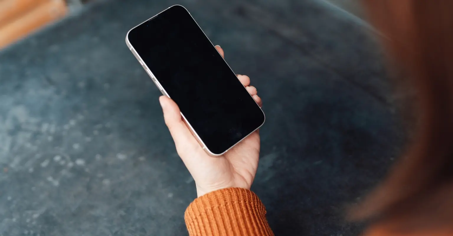 TikToker shares warning to all women after receiving alarming 5-word message on her iPhone