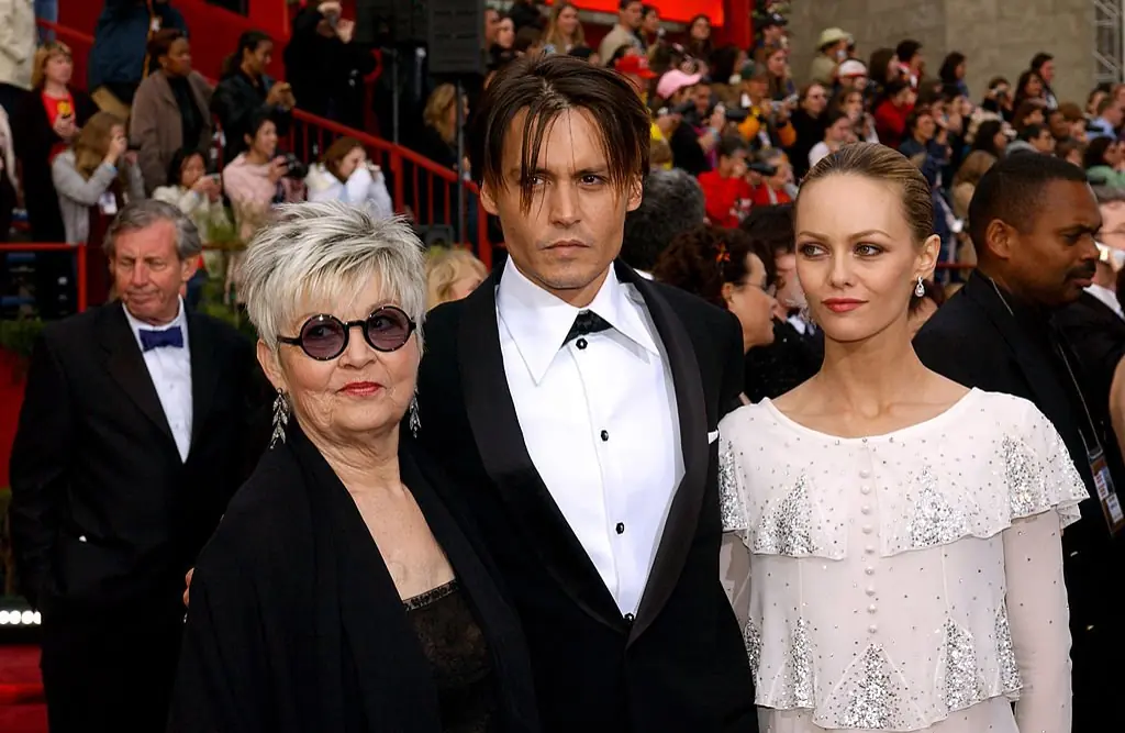 Johnny Depp, Vanessa Paradis, and mother Betty Sue. Credit: Bob Riha Jr / Getty